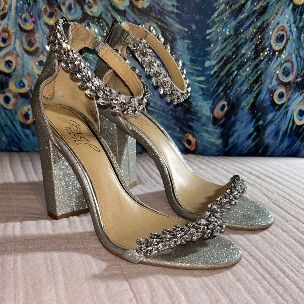 Badgley Mischka Jewel Size 6.5 Silver Jeweled Chunk Heels